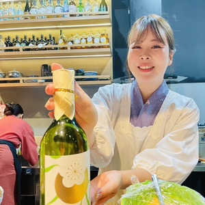 Premium Japanese Sweet Umeshu with Brandy Dokan Craft Plum Liqueur 720ml Honjozo 15% ABV in Gourd-shaped <b>Bottle</b> Made Japan - Product Image 3
