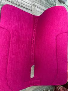 Tapis de selle rose en cuir de vachette style western avec rembourrage en polaire confortable pour l'équitation - Product Image 3