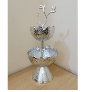 Frutero de Aluminio con Rayas Plateadas de Primera Calidad, Elegante y Decorativo, Diseño Atractivo y Sofisticado, Ideal para Regalos, Hogar y Oficina - Product Image 1
