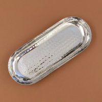 Plateau de service ovale long martelé en acier inoxydable argenté, plateau étroit en métal pour serviettes d'hôtel, amuse-gueules, restaurant, buffet