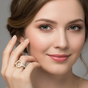Anillo de Diamantes de Lujo en Oro de Dos Tonos con Círculos Entrelazados para Mujer, Elegante Anillo Infinito para Aniversario o Boda - Product Image 1