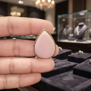 โอปอลสีชมพูแบบขายส่งพร้อมฐานทองเหลืองสำหรับทำเครื่องประดับตามสั่ง - Product Image 6