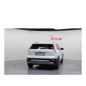 Kia Niro Prestige 2023, 70,247 km, Emisión Euro V, Asientos de Cuero, Volante a la Izquierda, Cámara Trasera - Product Image 4