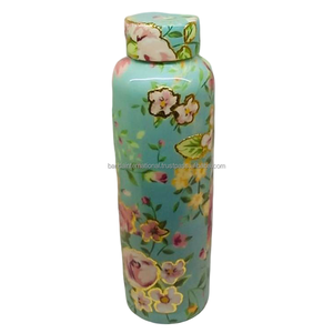 Botella de cobre con etiqueta y acabado pulido, hecha a mano en India, con beneficios para la salud, botella de agua potable de cobre puro. - Product Image 5