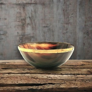 Cuenco de Cuerno Natural Pulido a Mano con Borde de Latón, Diseño Moderno Ecológico, Cuenco Decorativo para Cocina - Product Image 2