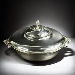 Collection de couverts en acier finition premium |   Ensemble de cuillères, fourchettes et couteaux résistants aux rayures pour les repas quotidiens - Product Image 1