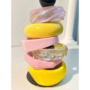 Juego de Brazaletes Artesanales de Resina para Mujer, Joyería Étnica Tradicional para Uso Diario y Ocasiones Especiales - Product Image 4