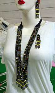 Conjunto de collar de cuentas de vidrio coloridas, joyería hecha a mano para mujer, elegante, informal, para festivales y fiestas. - Product Image 1