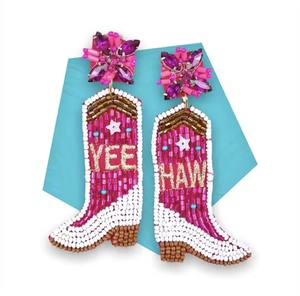 Boucles d'oreilles en perles dorées style européen et américain, design Boot Rani blanc, pour fête, vente en gros, ensemble bohème occidental, toutes saisons - Product Image 1