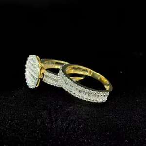 Anillo de Moissanita Estilo Hip Hop con Baño de Rodio para Hombre y Mujer - Elegancia Atemporal y Propuestas de Matrimonio - Product Image 2