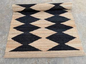 Tapis moderne fait main en chanvre et jute noir, motif géométrique, fibres naturelles, confortable, lavable, durable, écologique - Product Image 4