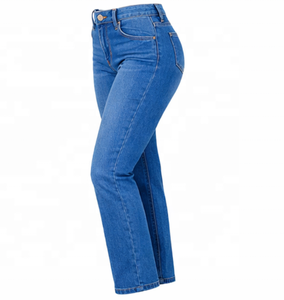 Pantalones vaqueros de mezclilla para mujer con logo personalizado, cintura elástica con cordón, estilo boyfriend, ajuste casual, bolsillos y logo bordado con efecto rotura. - Product Image 3