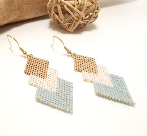Pendientes elegantes con cuentas de diamantes en tonos pastel, joyería artesanal, pendientes geométricos modernos, accesorios de moda chic para mujer. - Product Image 6