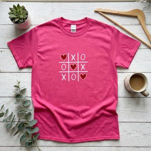 Chemise XOXO, Tic Tac Toe Heart, T-shirt en coton pour la Saint-Valentin pour femme - Product Image 1