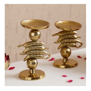 Support de bougie en métal gravé à la main au design créatif pour la décoration de mariages, hôtels et restaurants - Fournisseur d'Inde - Product Image 2