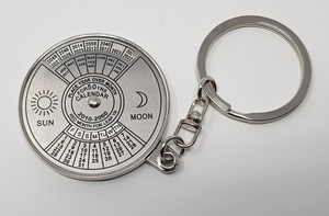 Porte-clés Calendrier Vintage Argenté, Calendrier Perpétuel 50 Ans, Porte-clés Calendrier de Poche Portable en Métal, Détecteur de Date - Product Image 6
