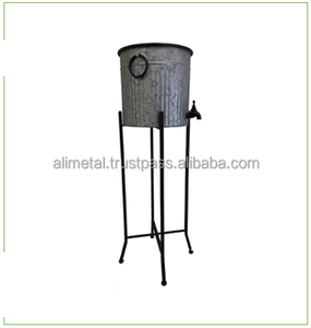 Colonial Tin Works Set de dos macetas y macetas de granja rústicas Chic Spigot Tubs Macetas con soportes personalizables - Product Image 6