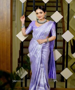 Purple Silk Saree Traditional Indian Wedding Wear Banarasi Style <b>Floor</b>-Length Women's Sari Regular Fit Wrinkle Free - Product Image 1
