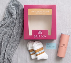 Balm Box USA, Paquete de Cuidado para el Cáncer de Mama para Mujeres, Regalo de Recuperación de Mastectomía, Set de Confort Postoperatorio, Diseño Moderno, Internacional - Product Image 2