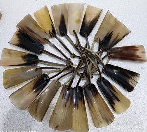 Porte-clés en corne de boeuf de bonne qualité Porte-clés en corne de vache à buffle de style luxe moderne Corne fabriquée à la main avec forme et design de taille personnalisée - Product Image 3