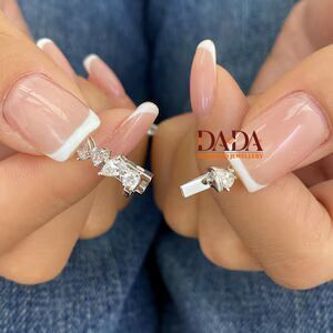 สร้อยข้อมือเพชรทรงลูกแพร์และทรงกลมแบบคลาสสิกสำหรับผู้หญิง เครื่องประดับมินิมอล ดีไซน์สั่งทำพิเศษ - Product Image 5