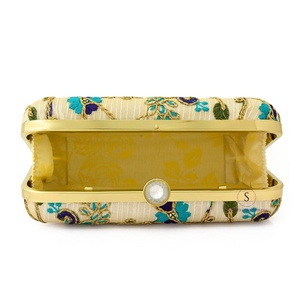 Pochette brodée paon, pochette de créateur, pochette faite main, pochette de soirée avec chaîne, bandoulière pour femme, Shagun Pouches - Product Image 3