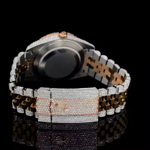 Montre en quartz Moissanite style tendance Night Beam pour homme, avec cadran épuré, un look élégant et une finition raffinée - Product Image 3