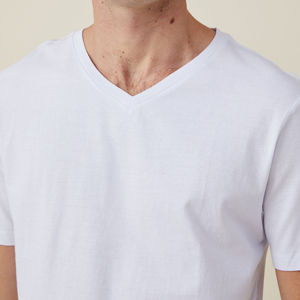 Camiseta de hombre a la moda, de alta calidad, 100% algodón, con logo personalizado, cómoda, con cuello en V. - Product Image 6