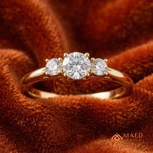 Maed Jewels LR 67 Nye ของผู้หญิงสามหินทองแหวนเพชรโมอิสซาไนต์ชุบเงิน-ของขวัญแฟชั่นสุดหรู - Product Image 3