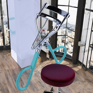 Recourbe-cils Premium pour femmes avec design incurvé de précision, coussinets en silicone doux, poignée confortable pour un effet naturel et rehaussé - Product Image 6
