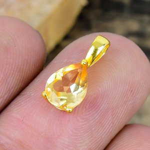 สร้อยคอพลอยซิทรินธรรมชาติทรงลูกแพร์ ชุบทอง 18k บนตัวเรือนเงินแท้ 925 - Product Image 4