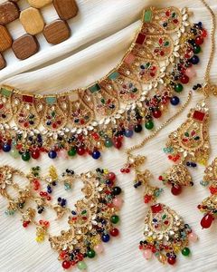 Ensemble Collier et Boucles d'Oreilles en Acier Inoxydable Plaqué Or 18 carats avec Zircon, Bijoux Ethniques pour Femmes, Design Floral Tendance pour Fêtes et Mariages, Vente en Gros - Product Image 4