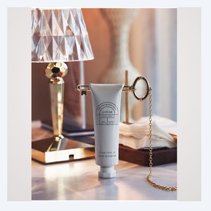 Crema de manos Reopyum Blanc Le Noir, producto para el cuidado de las manos, para suavizar la piel de manos ásperas y dejarla suave. - Product Image 2