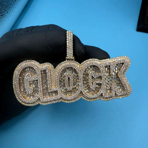 Colgante Clásico de Hip Hop Chapado en Oro con Diamante VVS de Calidad Premium Certificado por IGI, Personalizable, Unisex, para Compromiso y Boda - Product Image 1