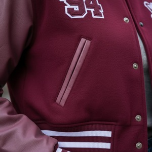 เสื้อแจ็คเก็ตวาร์ซิตี้สีแดงเลือดหมู กันลม ปักลาย '94 คอตั้ง ผ้าวูล/วิสโคส ติดกระดุมด้านหน้า สไตล์พรีปปี้ ทรงปกติ ใส่ได้ในฤดูใบไม้ร่วง - Product Image 4
