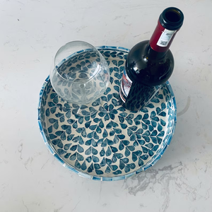 Bandeja Decorativa Hecha a Mano con Incrustaciones de Madreperla de PERFECT ENTERPRISES – Bandeja Decorativa con Hojas Azules - Product Image 2