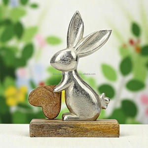 Bonito adorno de conejito de Pascua, artesanía, conejitos de aluminio, escultura de conejo con corazón de madera y mesa Base, objetos decorativos artesanales - Product Image 1