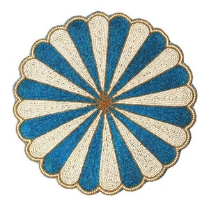 Sous-verre rond en résine perlée avec motif bouteille de champagne, style moderne, technique de peinture imperméable, protection de table durable - Product Image 2