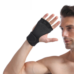 2026 Custom Weightlifting Grip Pads Wrist Support Gym Gloves Anti Slip Fitness Palm Protector - Product Image 6