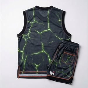 Tenue de basket-ball sur mesure, design sublimé, vêtements d'équipe, maillot et short de basket-ball professionnels pour clubs et écoles - Product Image 3