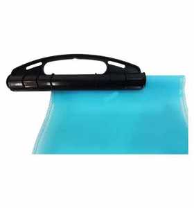 Poche à eau durable en TPU 2L bleue étanche pour la randonnée et le camping en plein air - Product Image 3