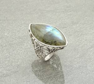 Bague en argent sterling avec labradorite verte, style filigrane, chic bohème, bijou unique et tendance pour femme - Product Image 2