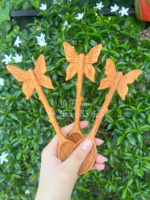 Cuillère en bois avec manche papillon, logo gravé sur mesure, prix de gros, en bois d'acacia rouge et de teck, motif papillon, fleur, feuille