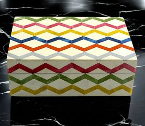 Caja de Joyería Artesanal de Resina Hecha a Mano, Estilo Artístico Único, Elegante Opción de Almacenamiento para Anillos, Pendientes y Accesorios - Product Image 6