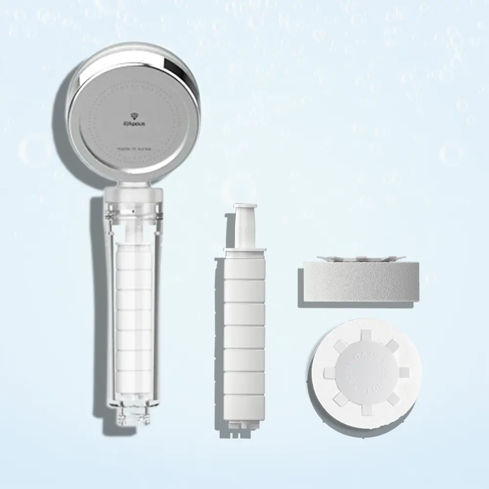 Der Dusch kopf des Doppel rosten tfernungs filters Ion polis V entfernt Schwermetall abfälle aus Mikro plastik im Leitungs wasser