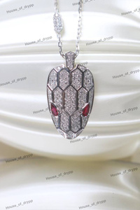 Pendentif tête de serpent en argent 925 avec diamant moissanite et yeux en rubis, design luxueux hip-hop glacé - Product Image 4