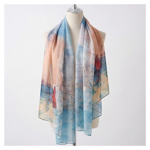 Pañuelo de Seda Cuadrado para Mujer NORTH APPROACH, Estampado Floral, Elegante Accesorio de Moda Multifuncional para Todas las Temporadas - Product Image 1