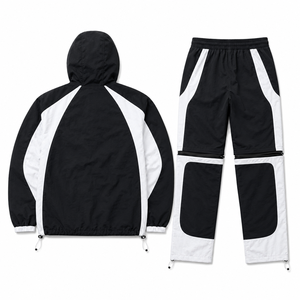 Conjunto Deportivo Personalizado para Hombre, Chaqueta con Capucha y Pantalones Desmontables en Blanco y Negro, Pantalones Cargo con Cierre, Ropa Deportiva, Ropa Técnica - Product Image 3