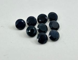 Saphir noir facetté de forme ronde, pierres précieuses en vrac, tailles assorties de 1,5 mm à 5,75 mm, lot calibré pour la fabrication de bijoux - Product Image 4