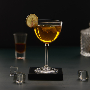 Verre à cocktail dégradé effet prisme vif – Collection haut de gamme élégante pour fêtes, bars et cafés – Vaisselle de service fabriquée en Inde – Fabricant en gros - Product Image 2